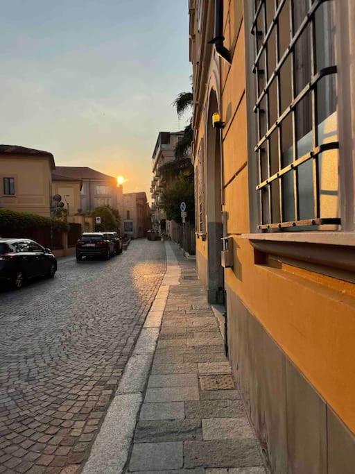 Minimal Loft In Centro A Piacenza Apartment Exterior photo